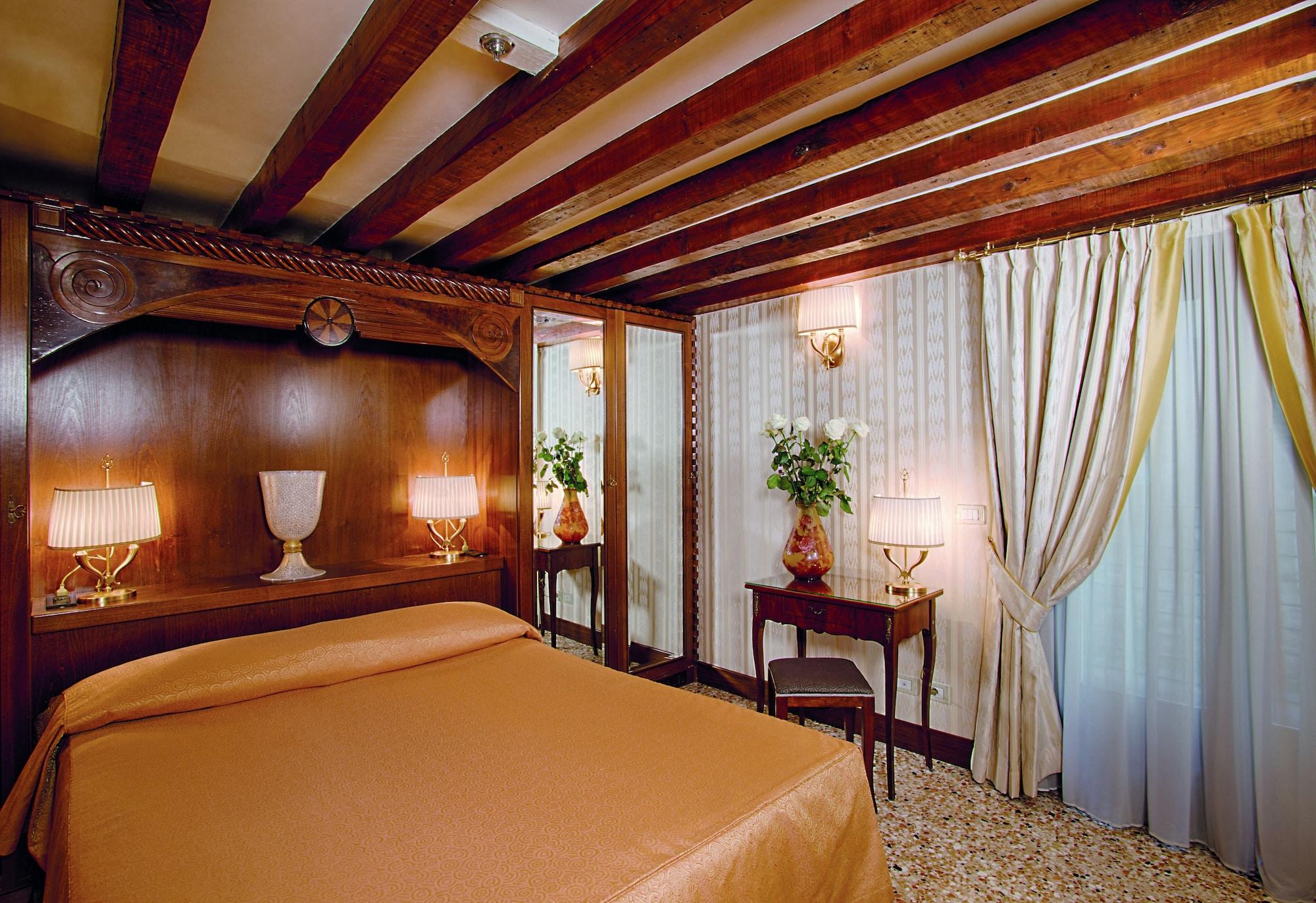 Hotel Palazzo Stern Velence Kültér fotó